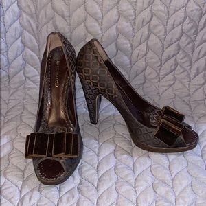 BCBGMaxAzria brown patterned heels
